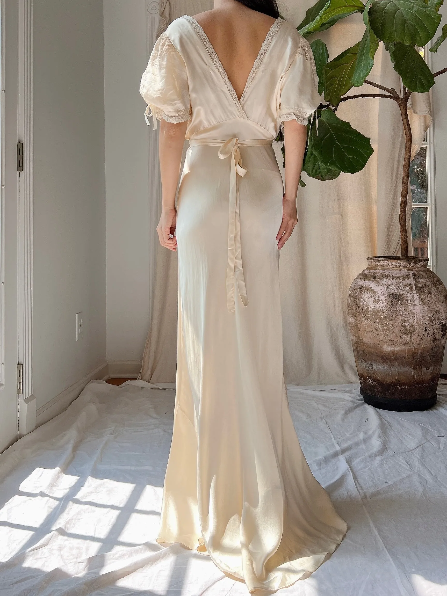 1930s Silk Short Sleeves Gown - S