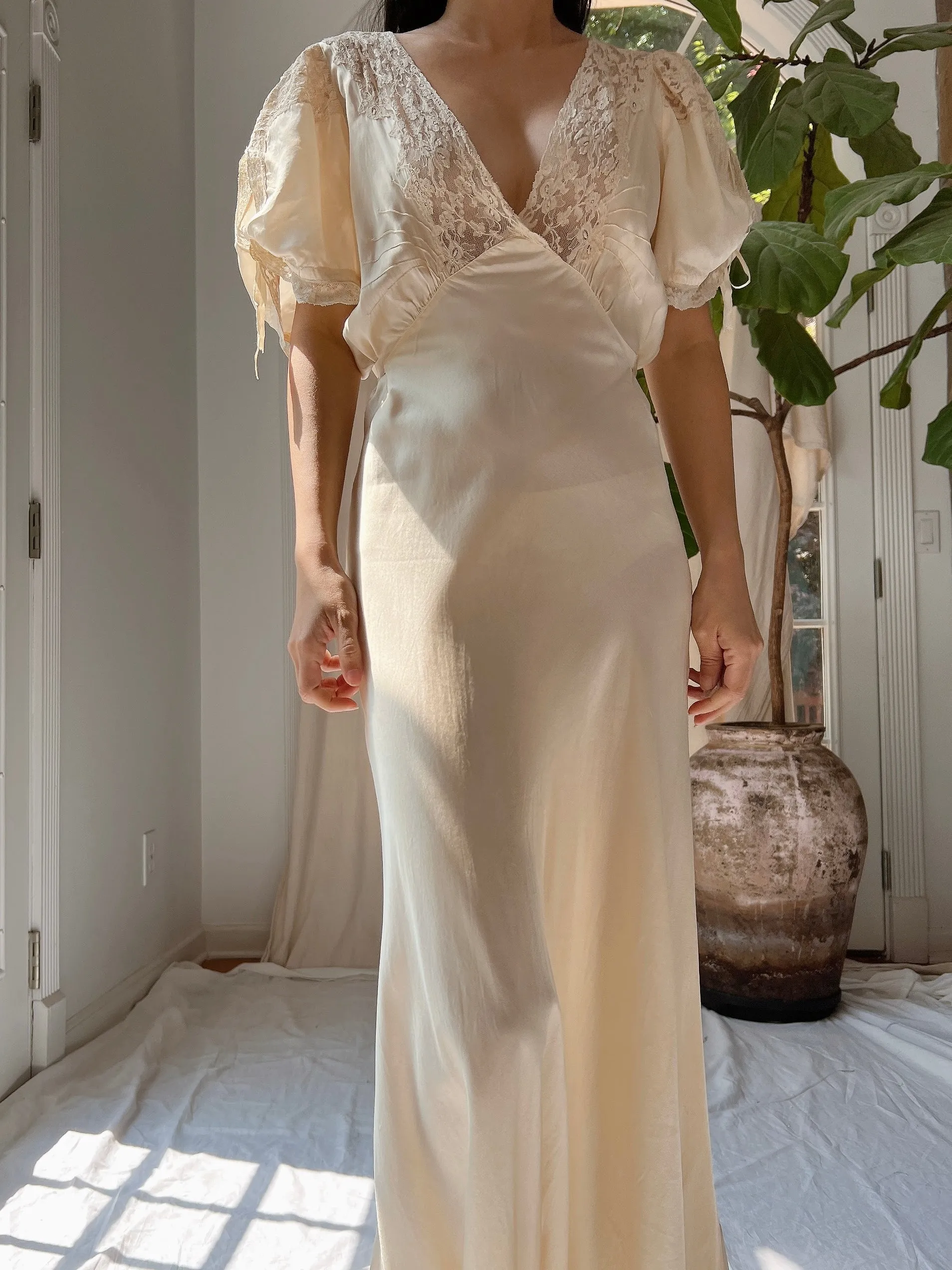 1930s Silk Short Sleeves Gown - S