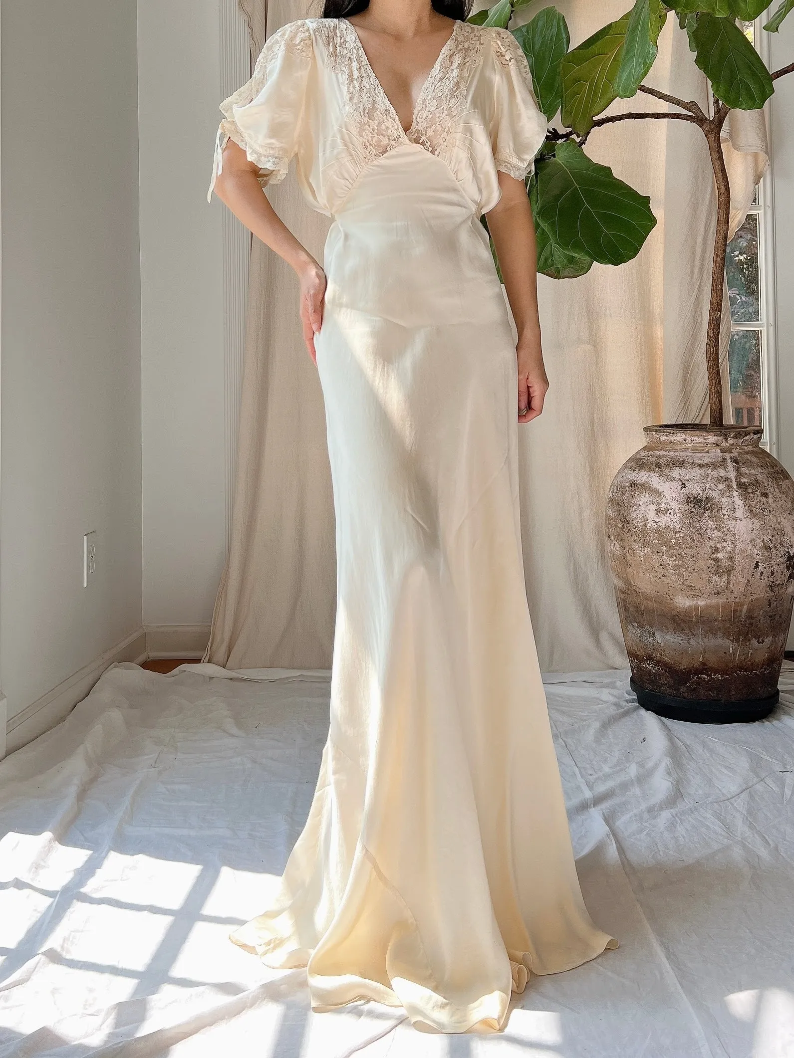 1930s Silk Short Sleeves Gown - S
