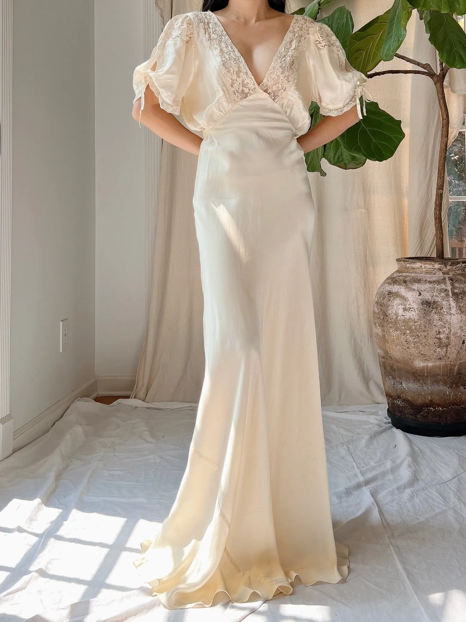 1930s Silk Short Sleeves Gown - S