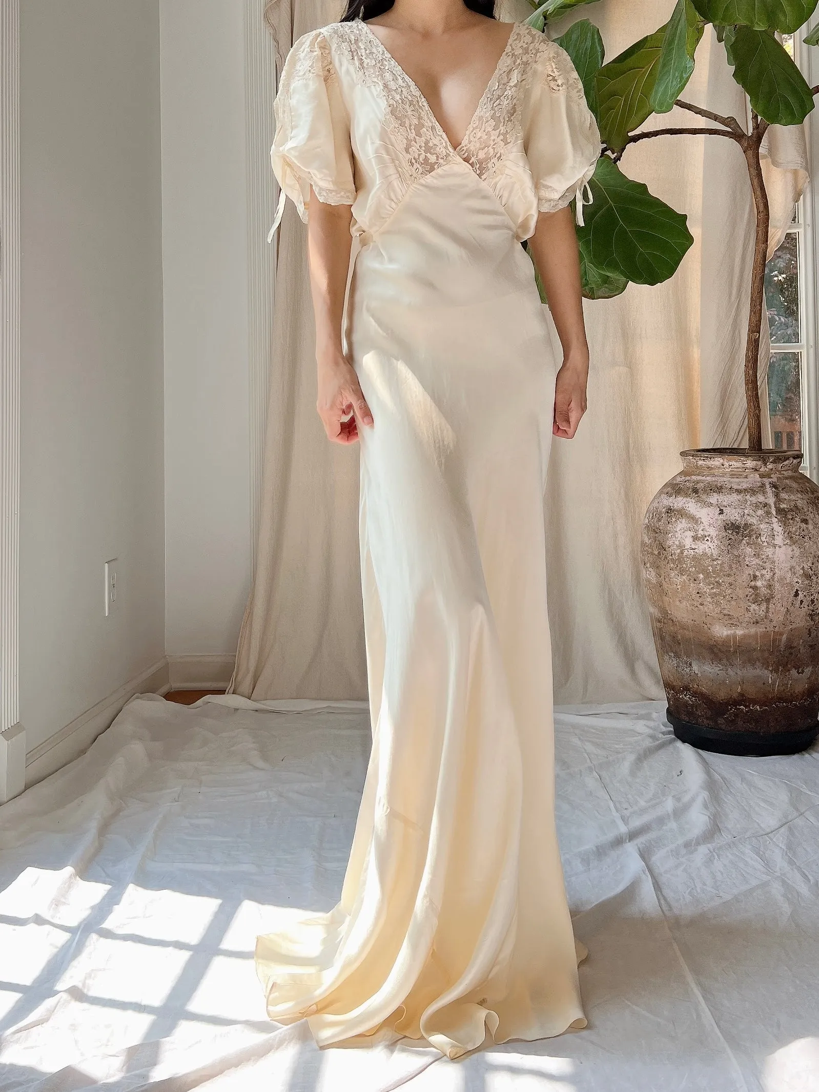 1930s Silk Short Sleeves Gown - S