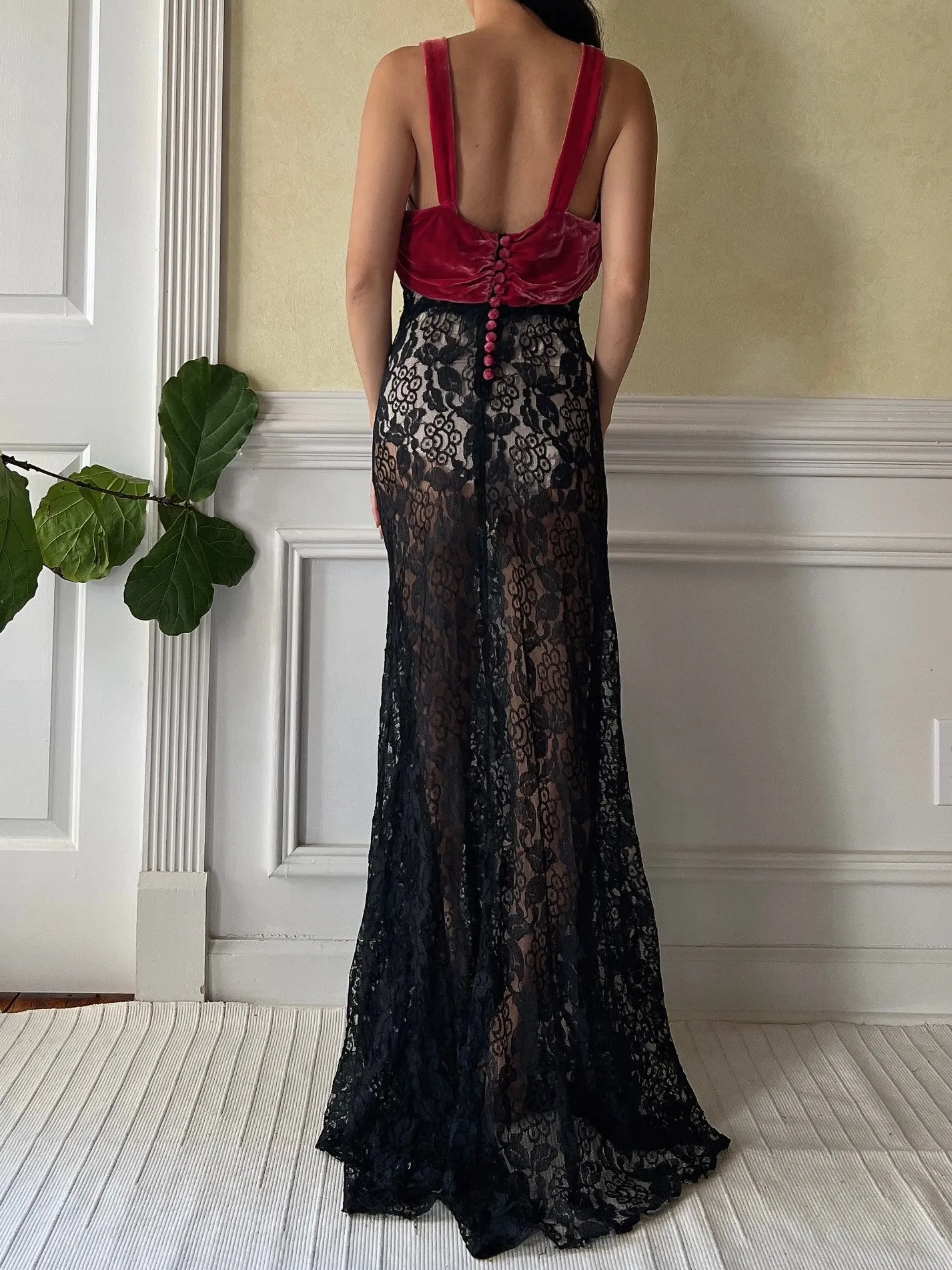 1930s Velvet and Lace Gown - S