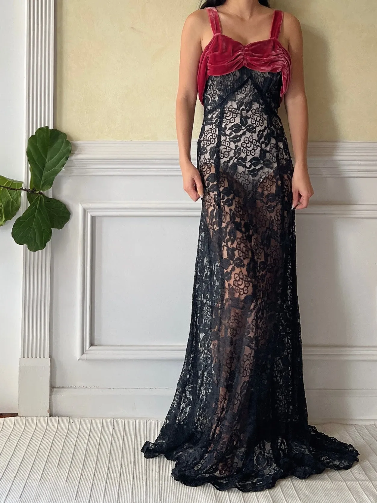 1930s Velvet and Lace Gown - S