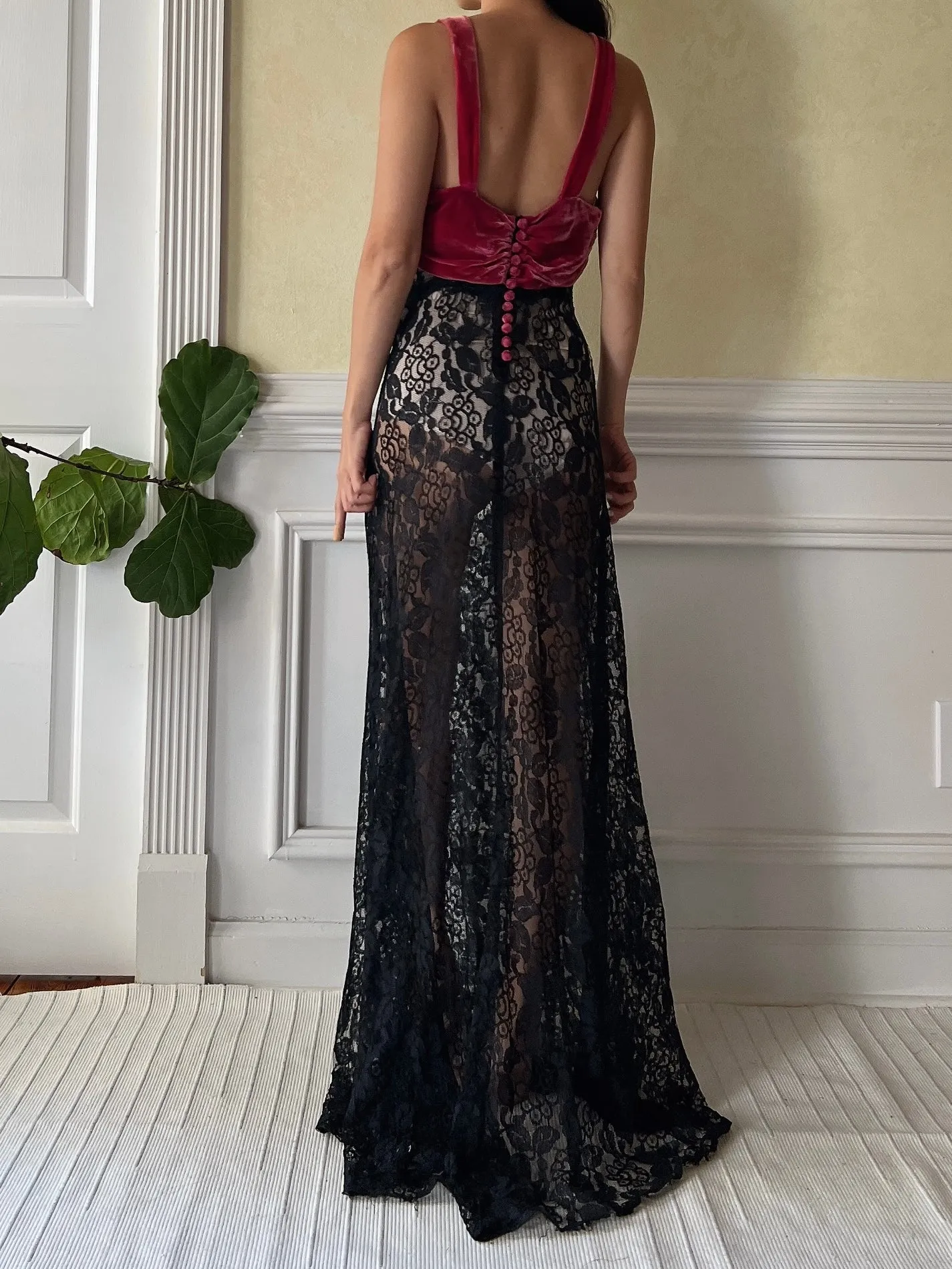1930s Velvet and Lace Gown - S