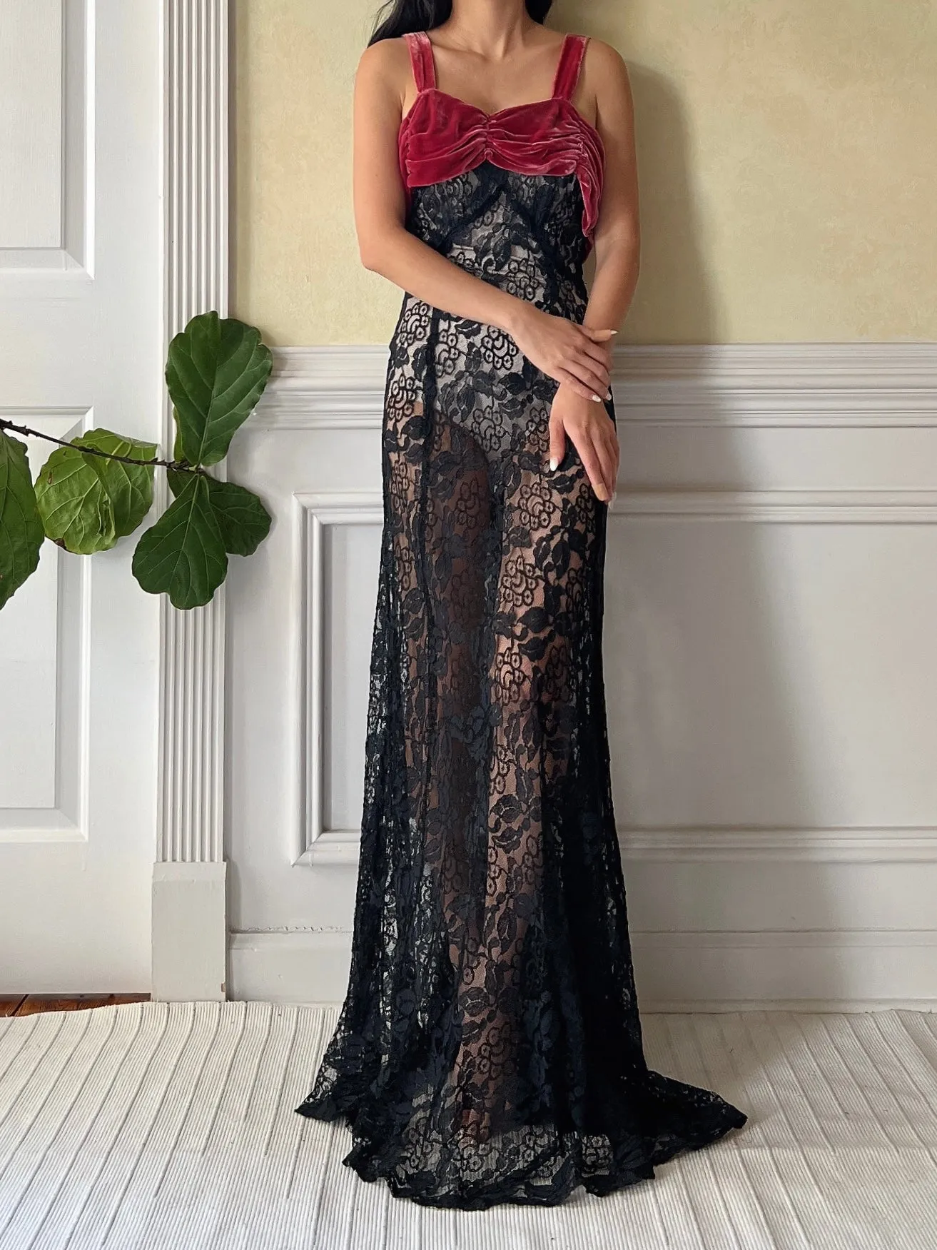1930s Velvet and Lace Gown - S