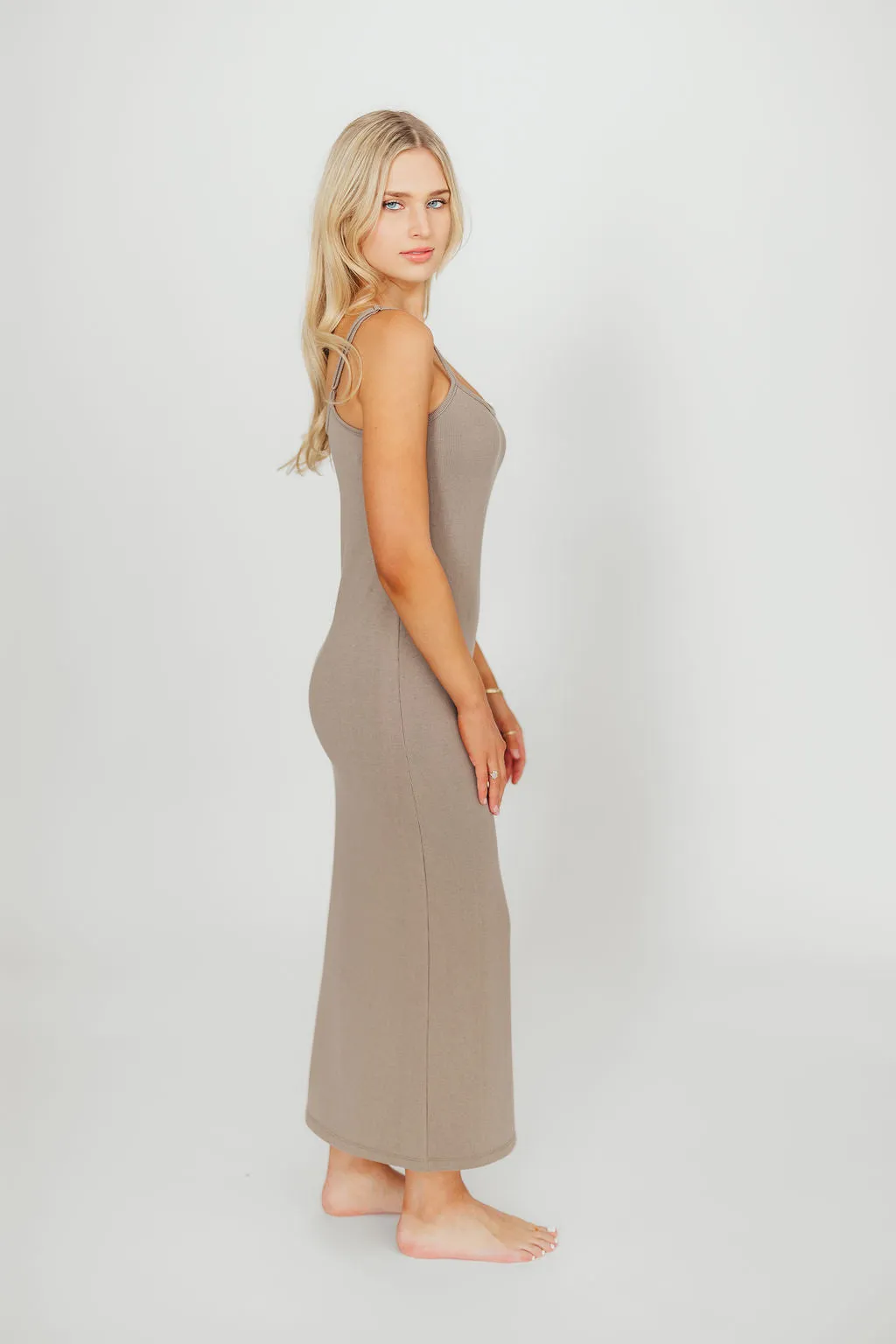 Alexa Ribbed Maxi Dress in Burnt Taupe