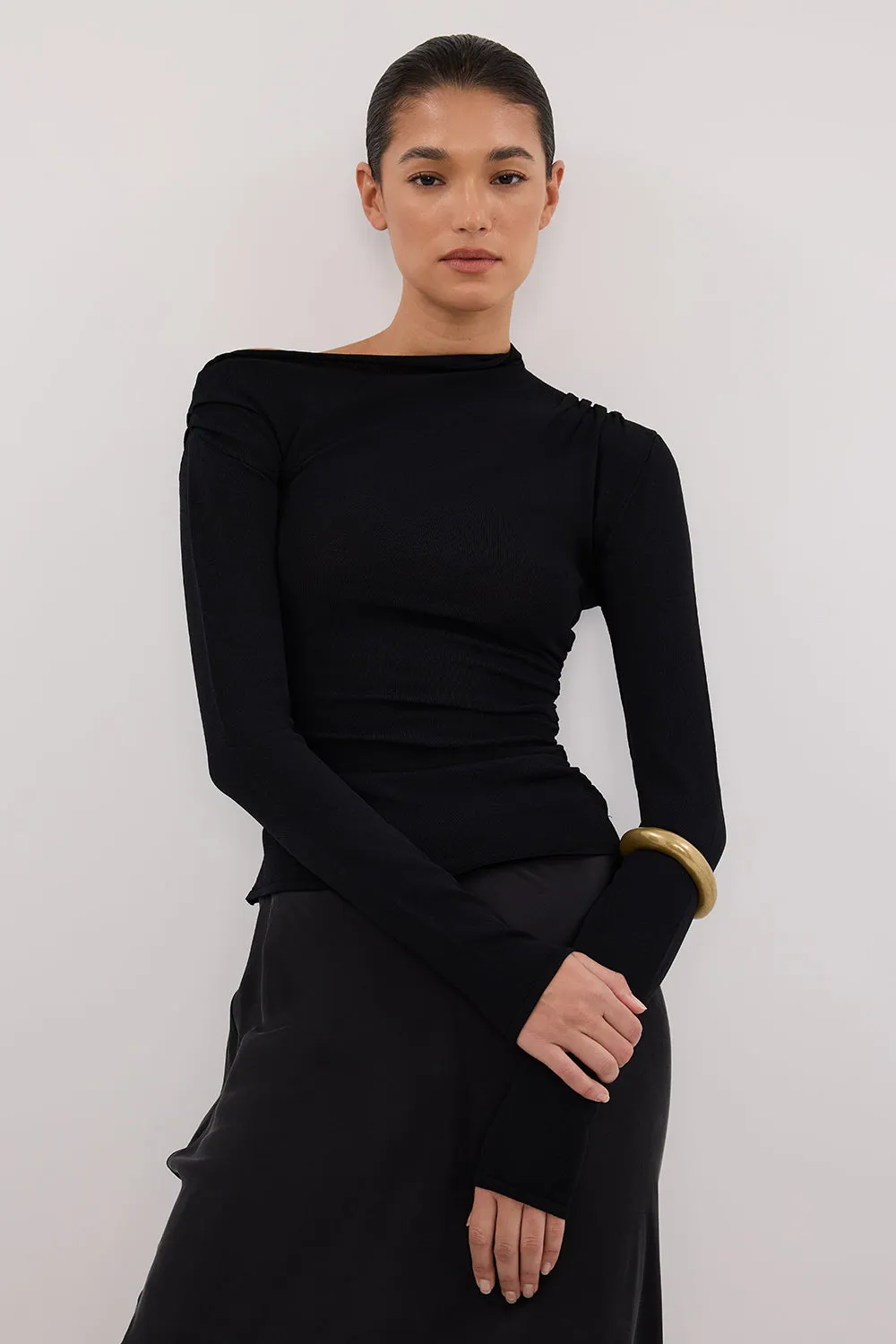ARIEL BLACK SLEEVED KNIT TOP