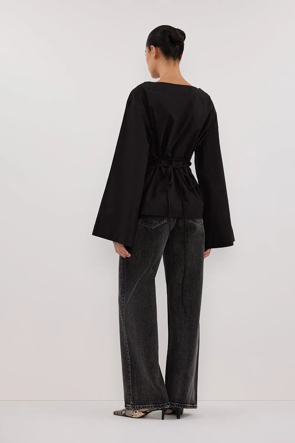 IVY BLACK LONG SLEEVE TOP
